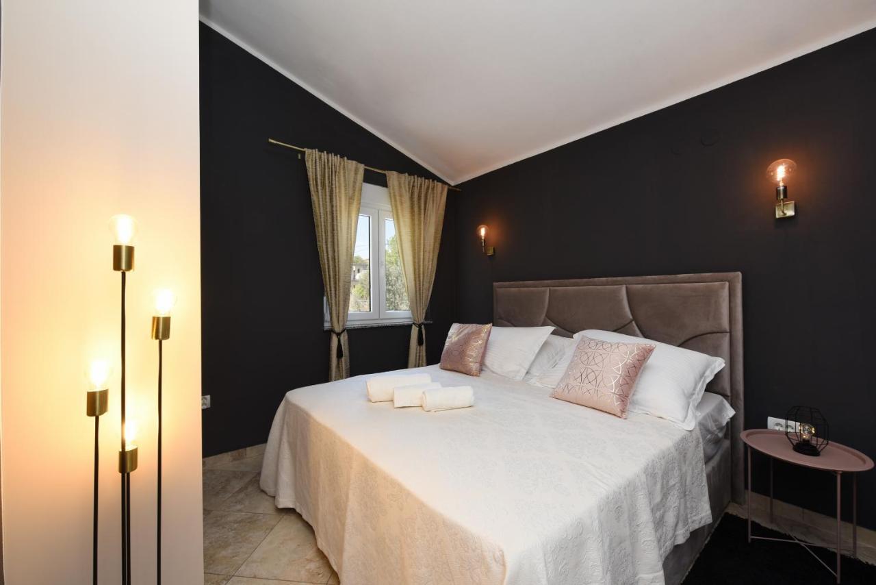 Malako Family Apartments Seline Kültér fotó